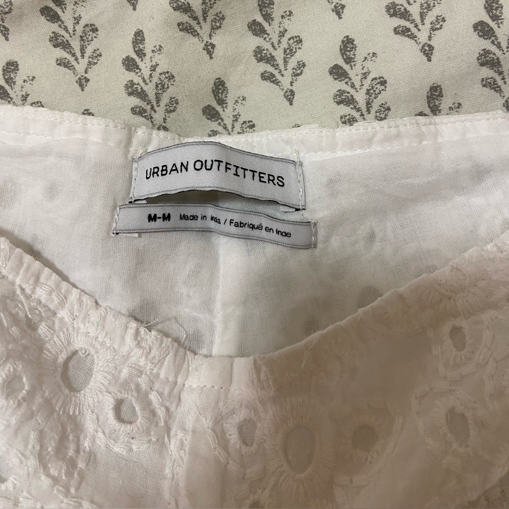 Urban Outfitters High Waisted White Lace Shorts - Picture 3 of 7